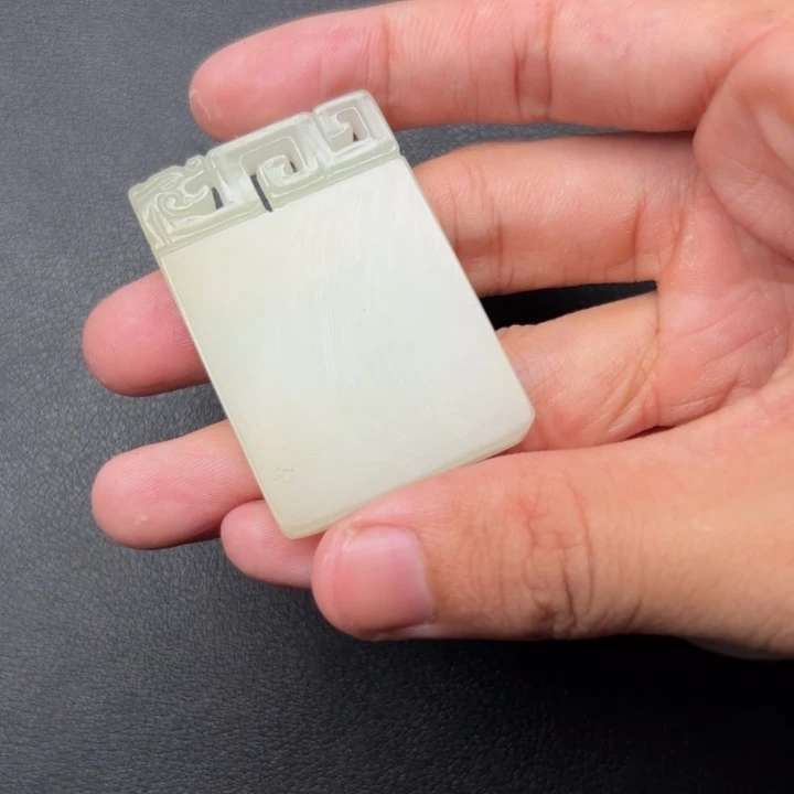 用***6和田玉未镶嵌颈饰