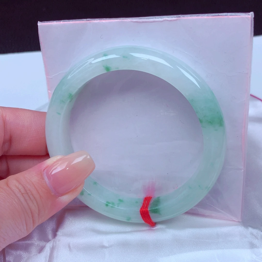 翡翠手镯未镶嵌手镯