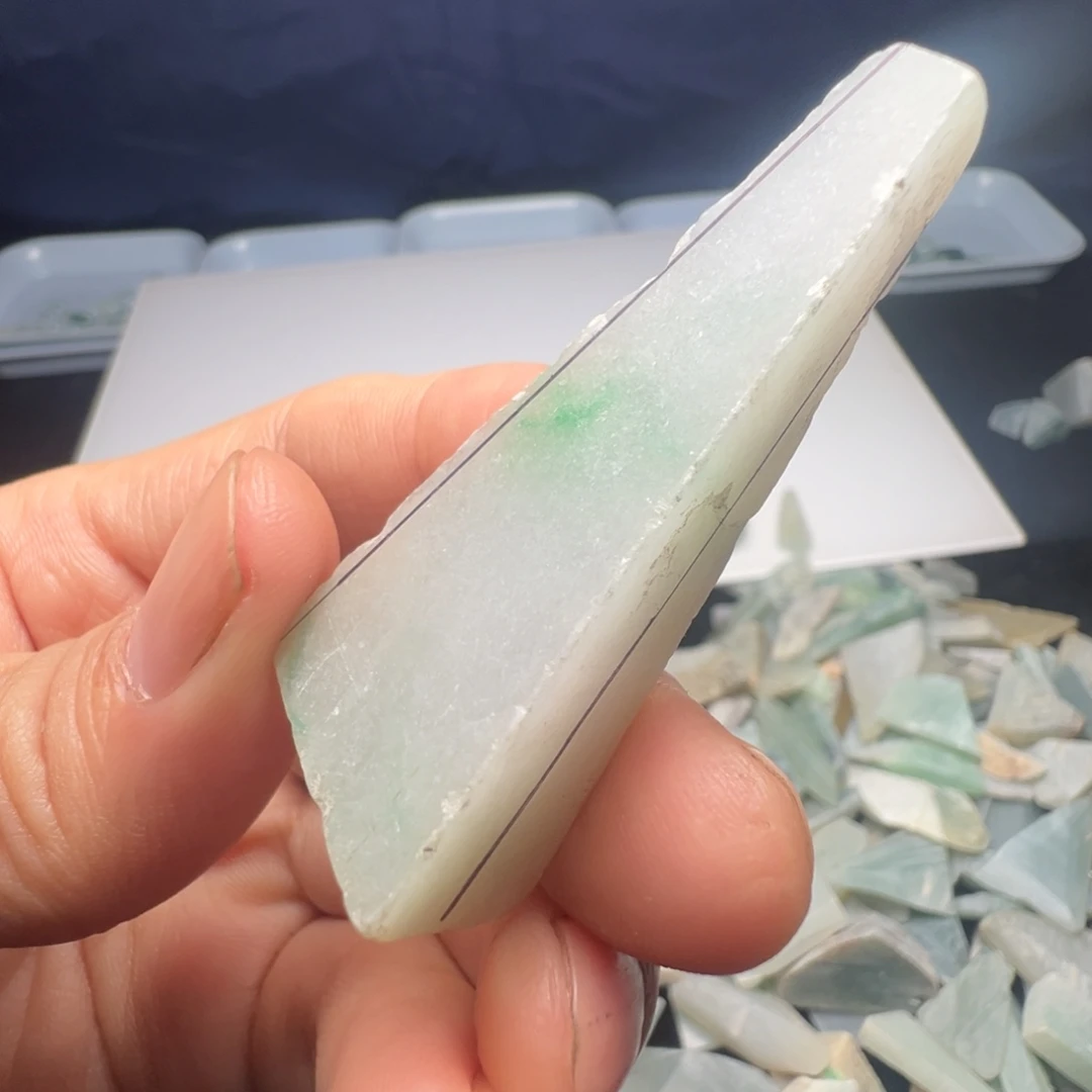 翡翠裸石缅甸翡翠A货色花料