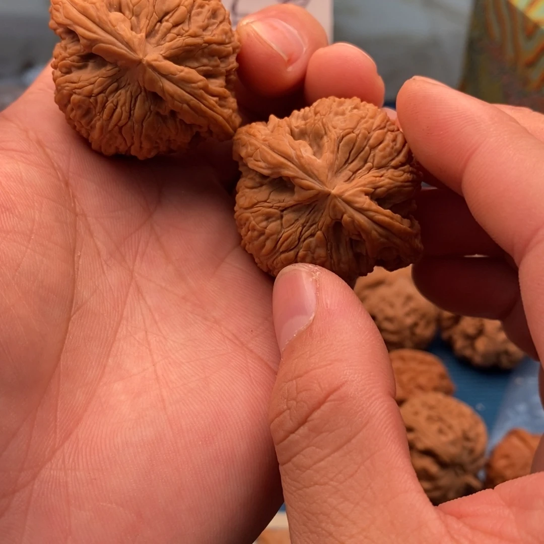 Q***z吊坠文玩核桃南疆石