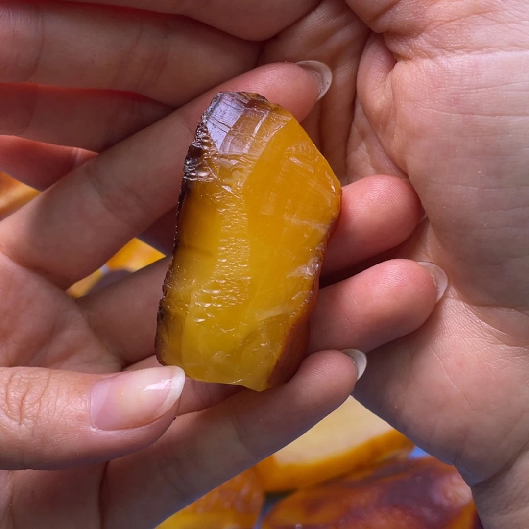 爱****定制琥珀未镶嵌原石