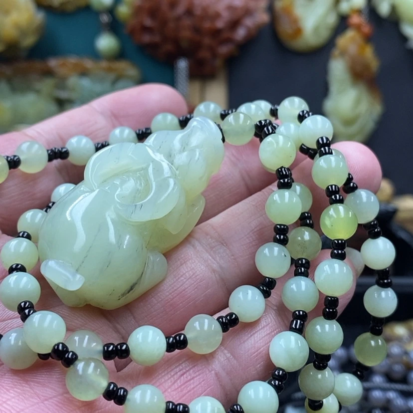 【闪购商品】蛇纹石玉吊坠未镶嵌