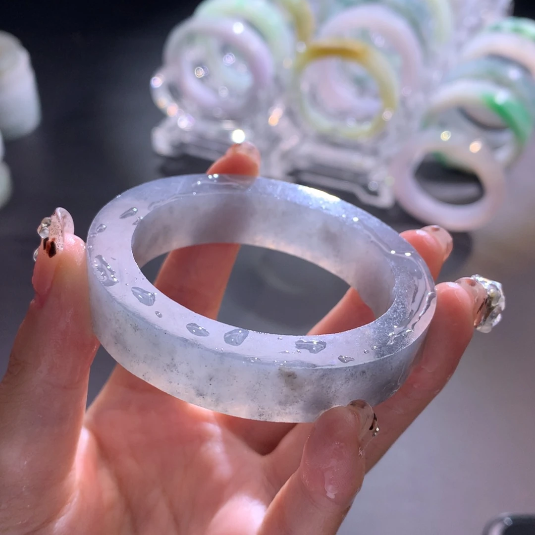 未镶嵌翡翠手镯定制翡翠