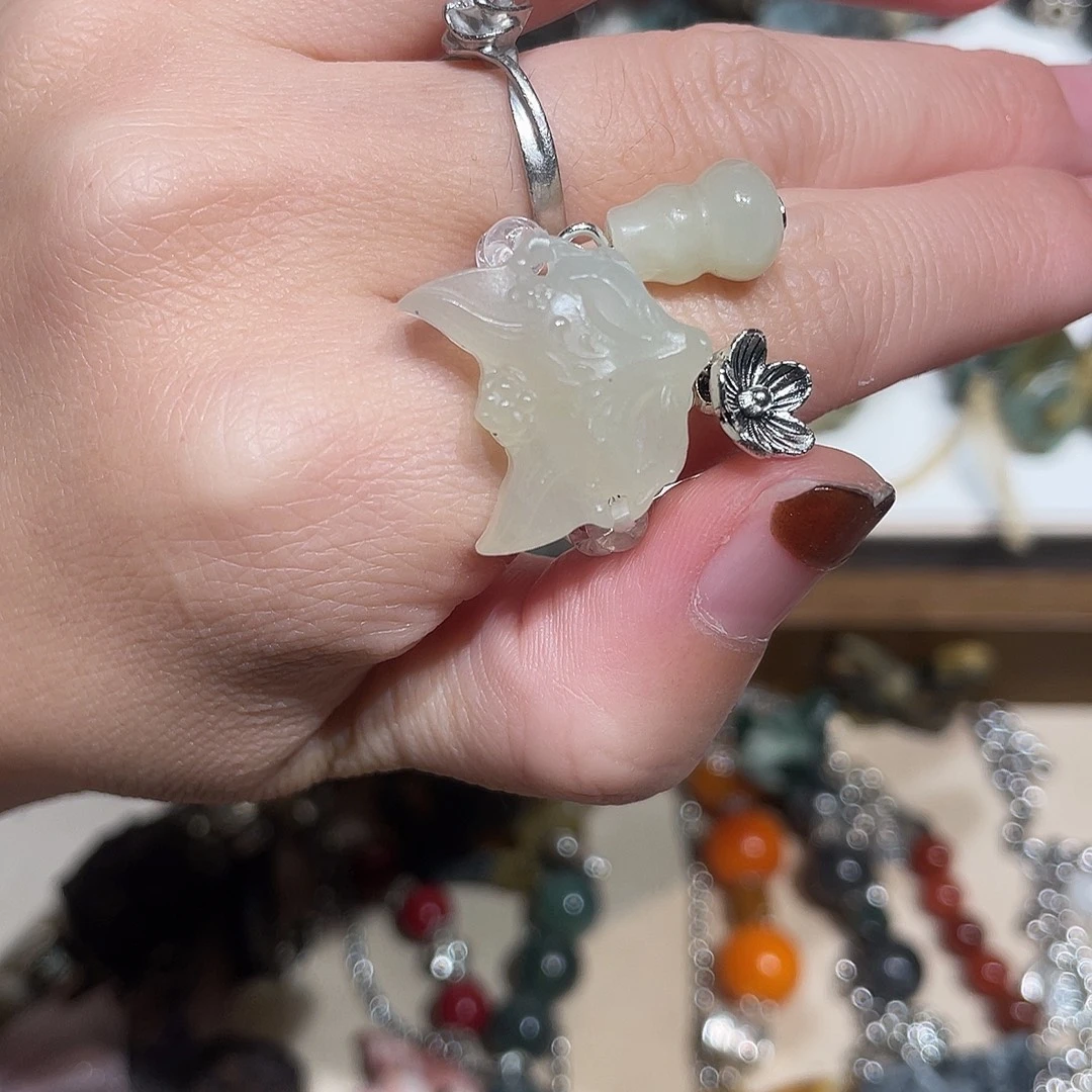 蛇纹石玉合金颈饰