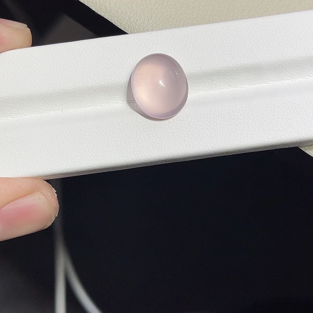 未镶嵌芙蓉石笔搁裸石10.8克拉