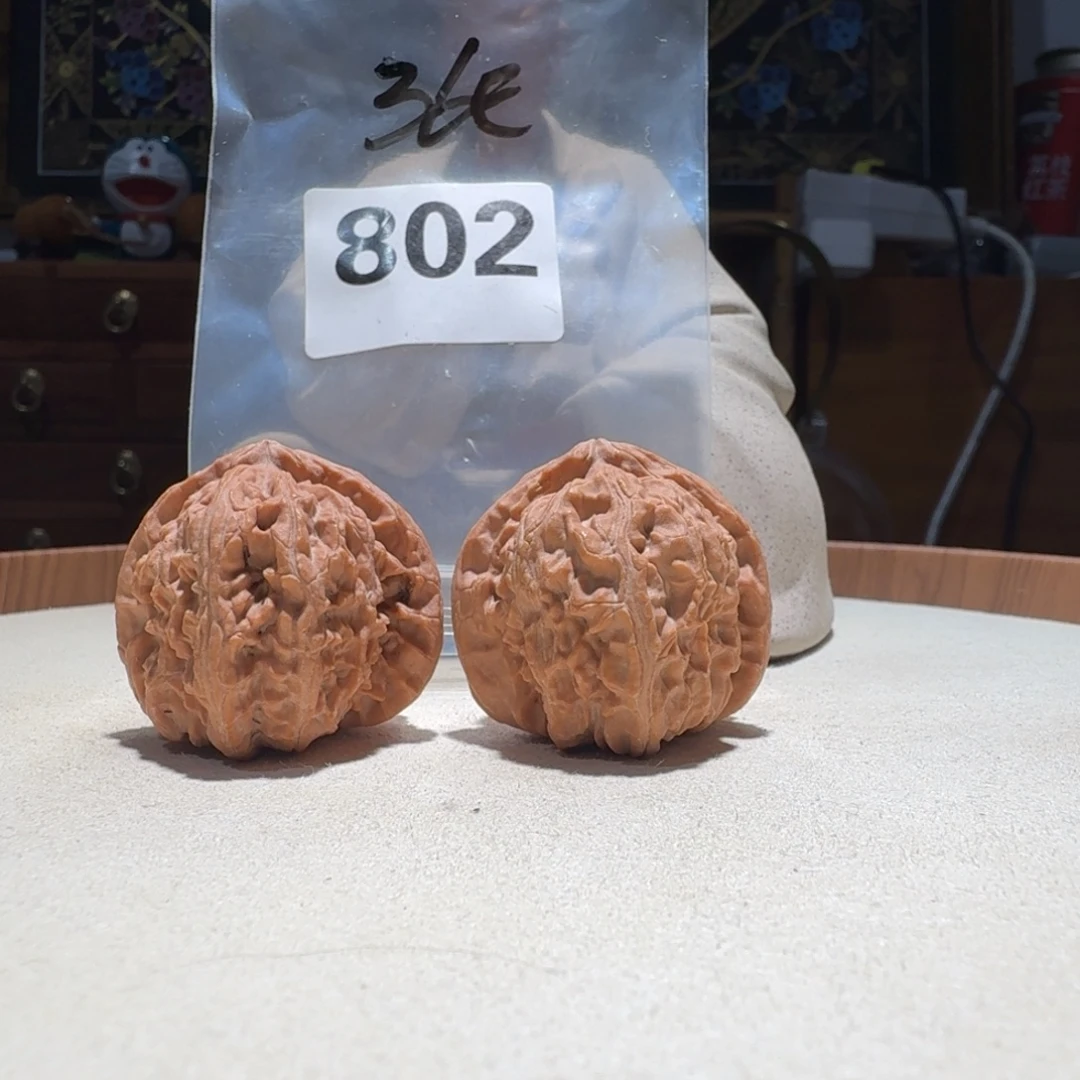 文玩核桃吊坠白狮子