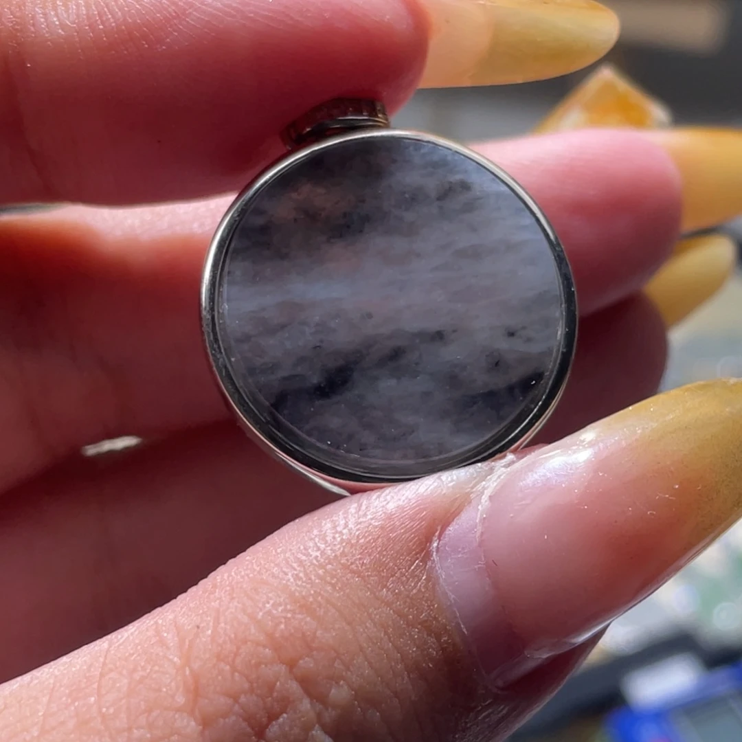 Z***儿颈饰银S925镶嵌翡翠