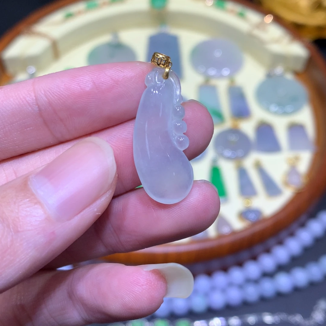 翡翠吊坠(不含链)18K金镶嵌