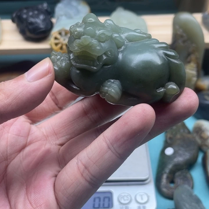 颈饰未镶嵌和田玉（子料）