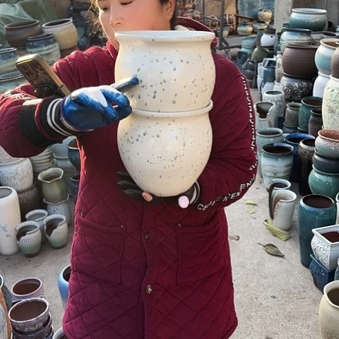 口19高19瑕疵盆子。