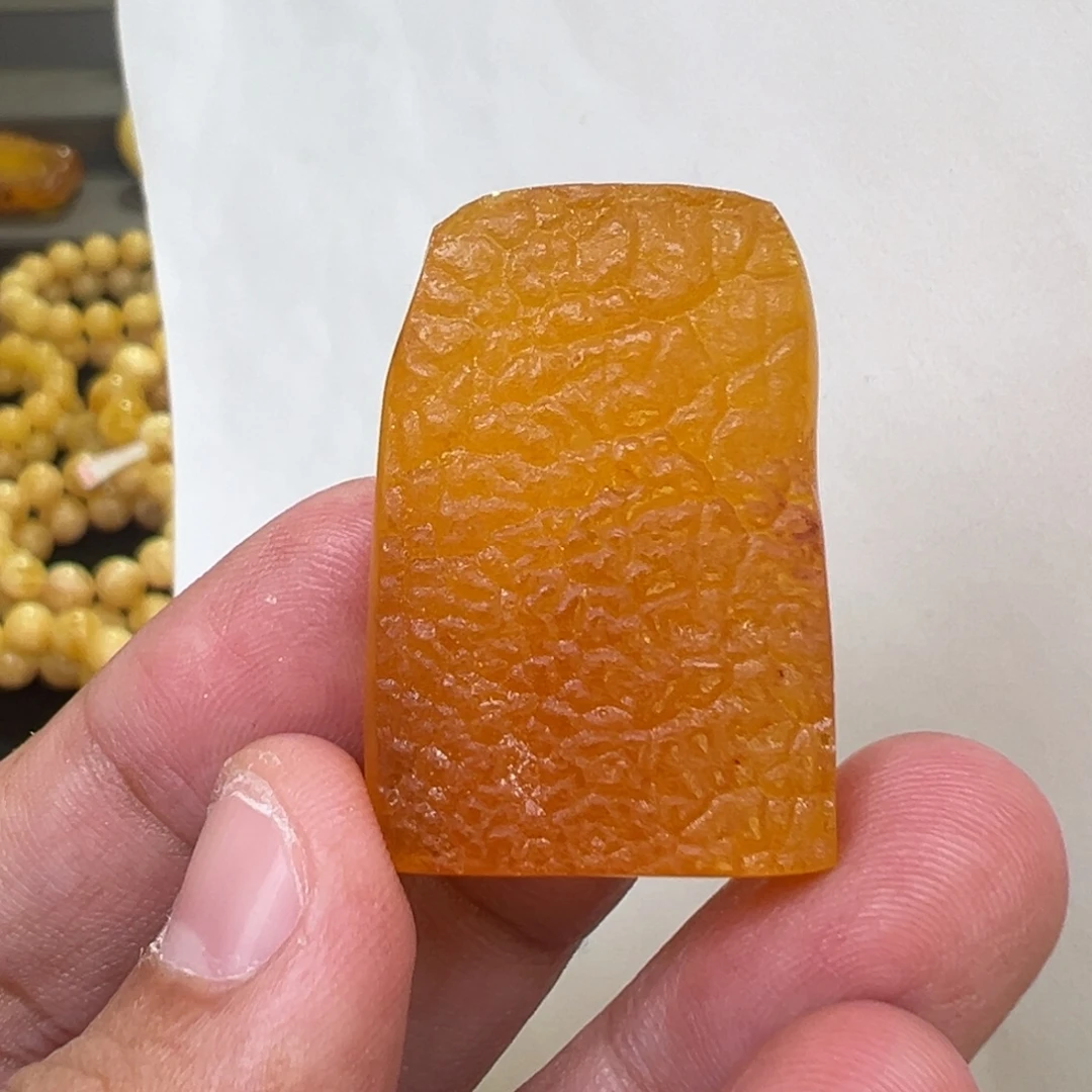 蜜蜡未镶嵌裸石8.77克