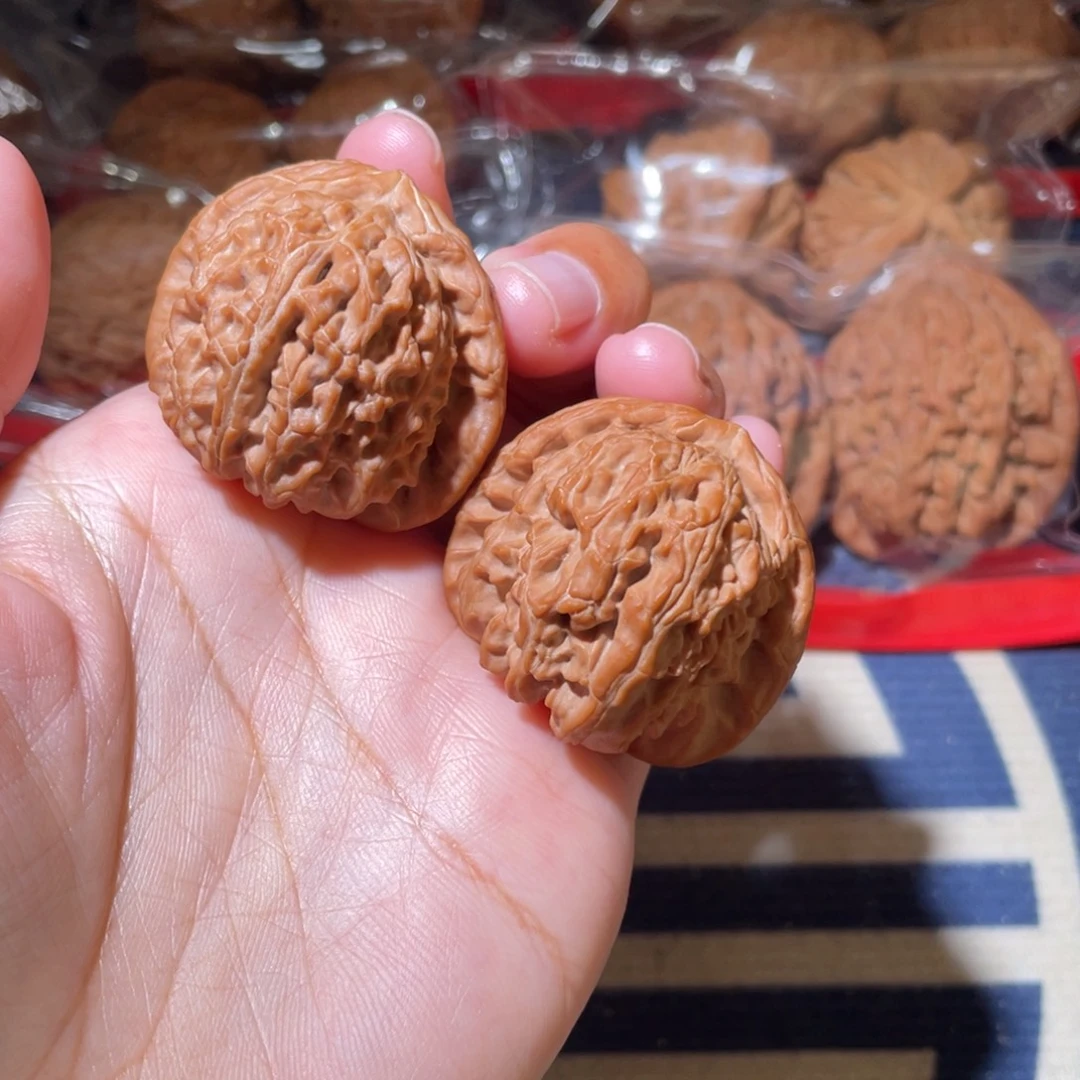 吊坠文玩核桃全品三角白狮子39