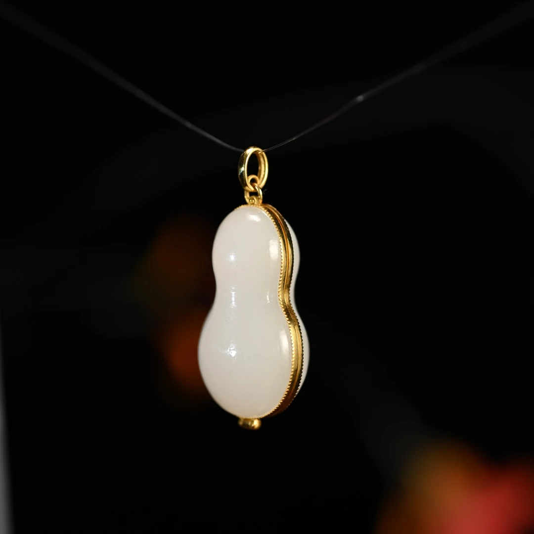 lot8828和田玉白玉花生挂件/杭拍