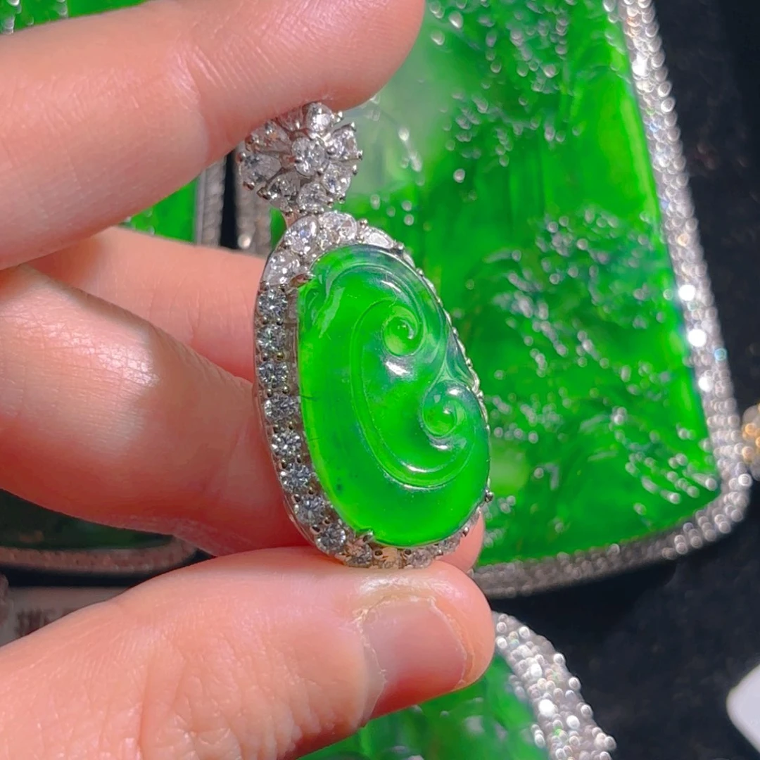 翡翠颈饰银S925镶嵌如意