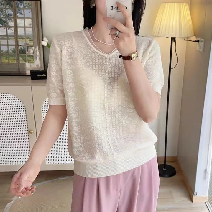 【蔓黛】镂空薄款蕾丝V领短袖女夏季气质显瘦小香风钉珠针织衫上衣