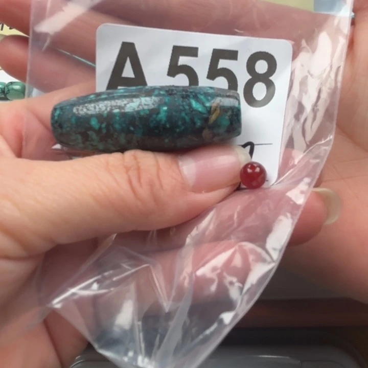 杨***呀南红玛瑙未镶嵌珠宝奇石