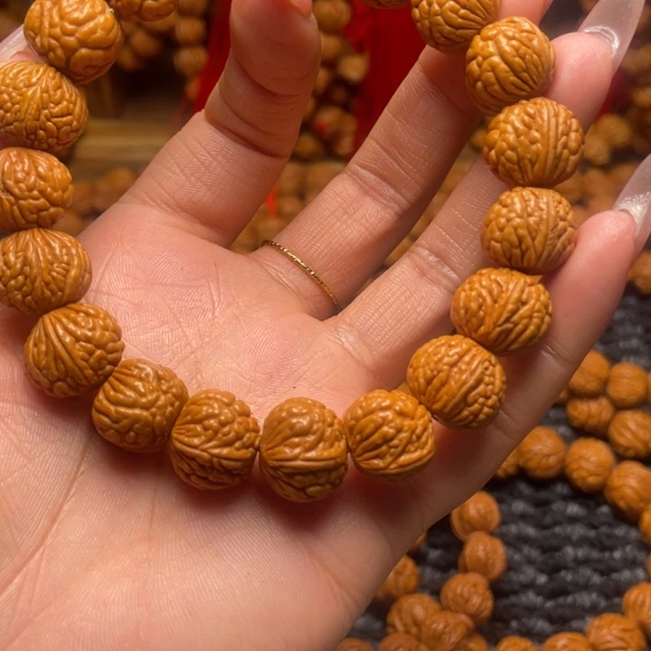 木质类龙纹桃枭手串