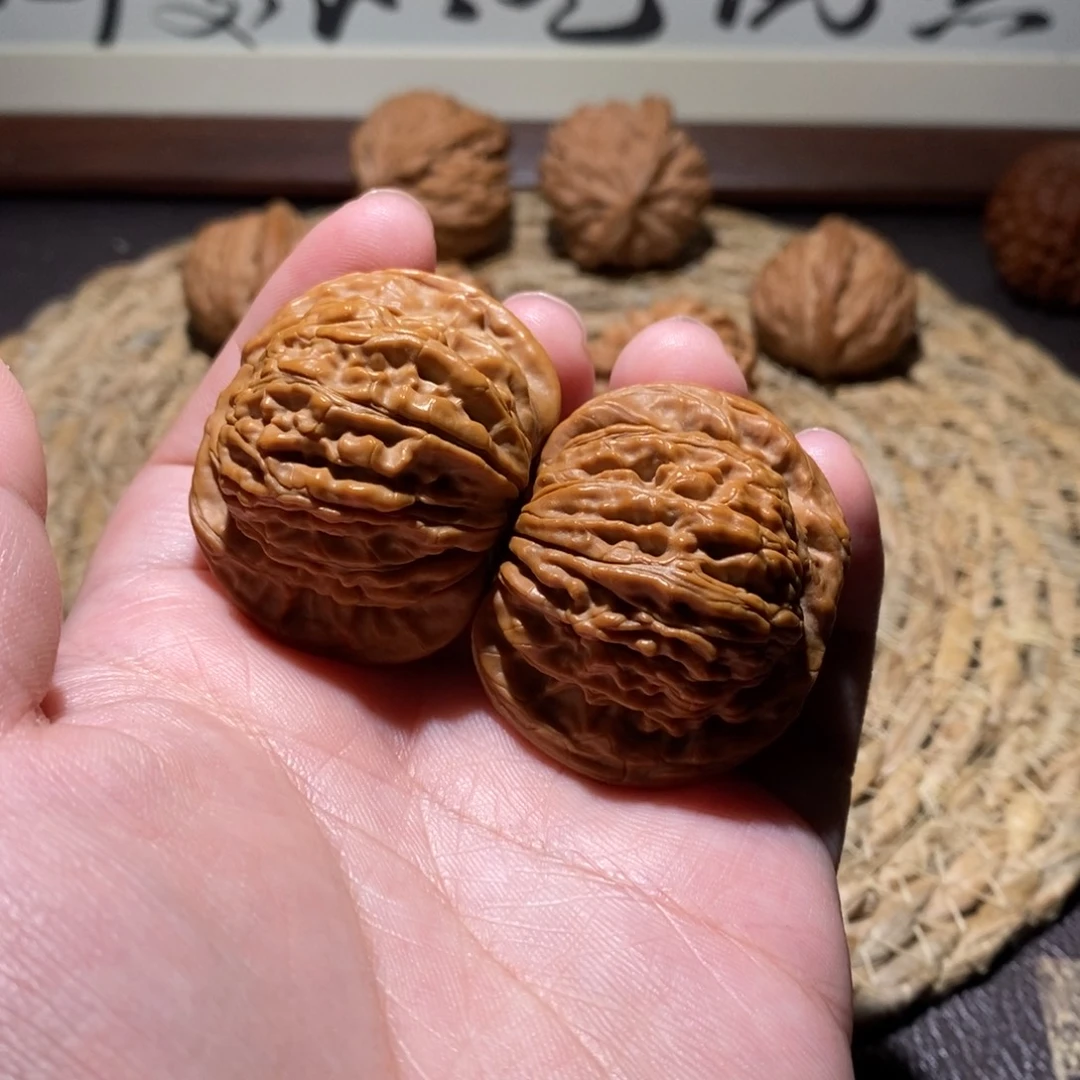 呼***丶吊坠桃核42汉高楼