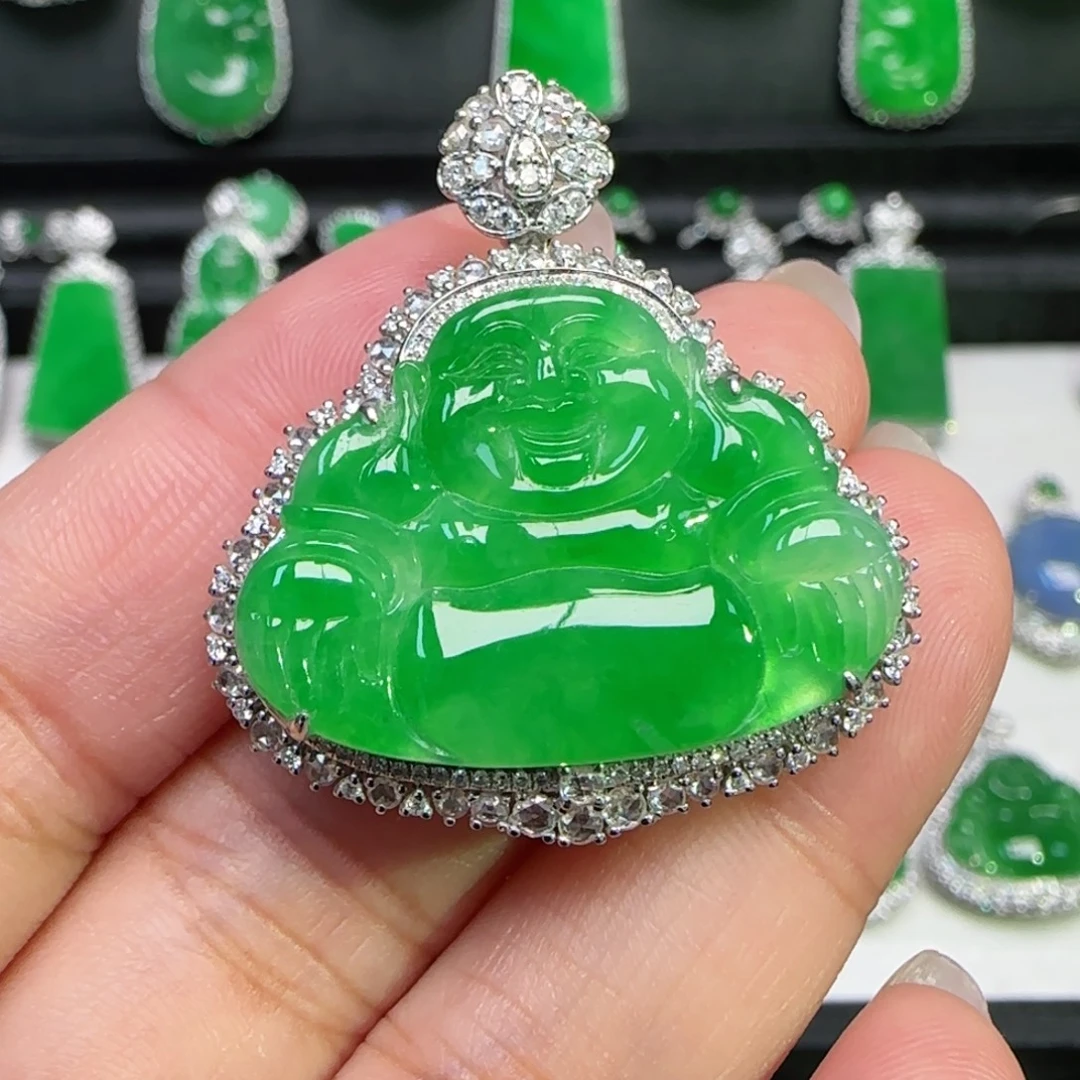 翡翠18K金镶嵌颈饰吊坠