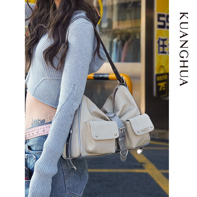 哐花村2025款复古多口袋单肩斜挎包大容量松软感包包时尚通勤包女