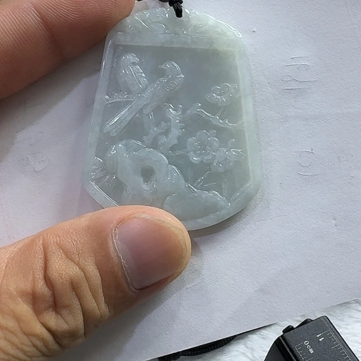翡翠未镶嵌颈饰缅甸A货翡翠喜上眉梢