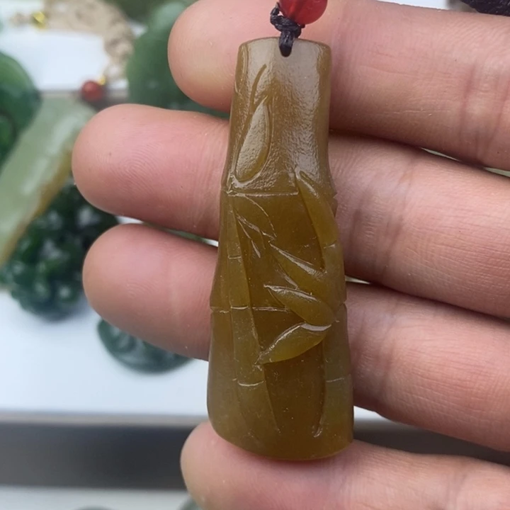 和田玉（糖玉）未镶嵌颈饰