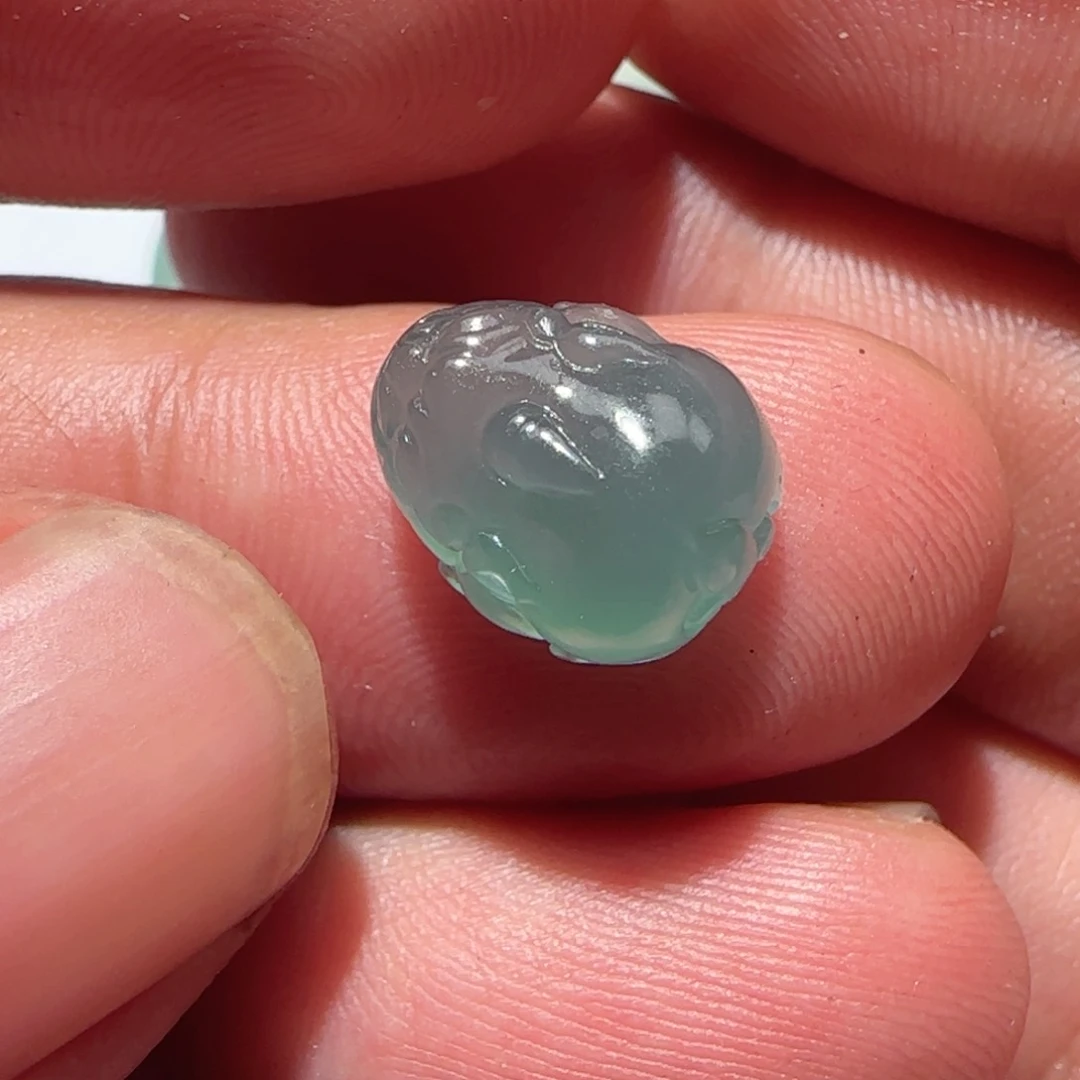 东***白翡翠未镶嵌颈饰貔貅