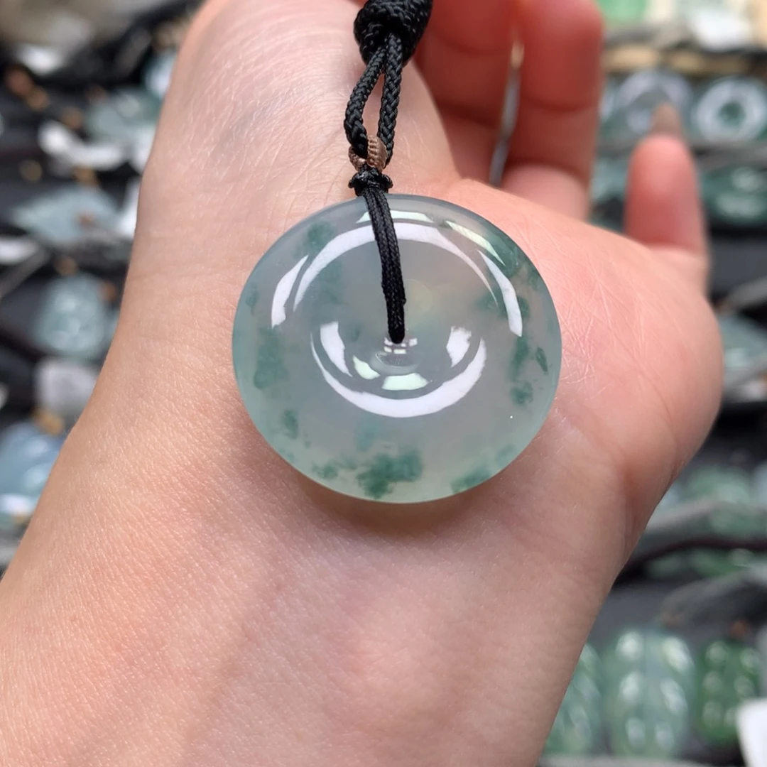 翡翠颈饰未镶嵌扣子