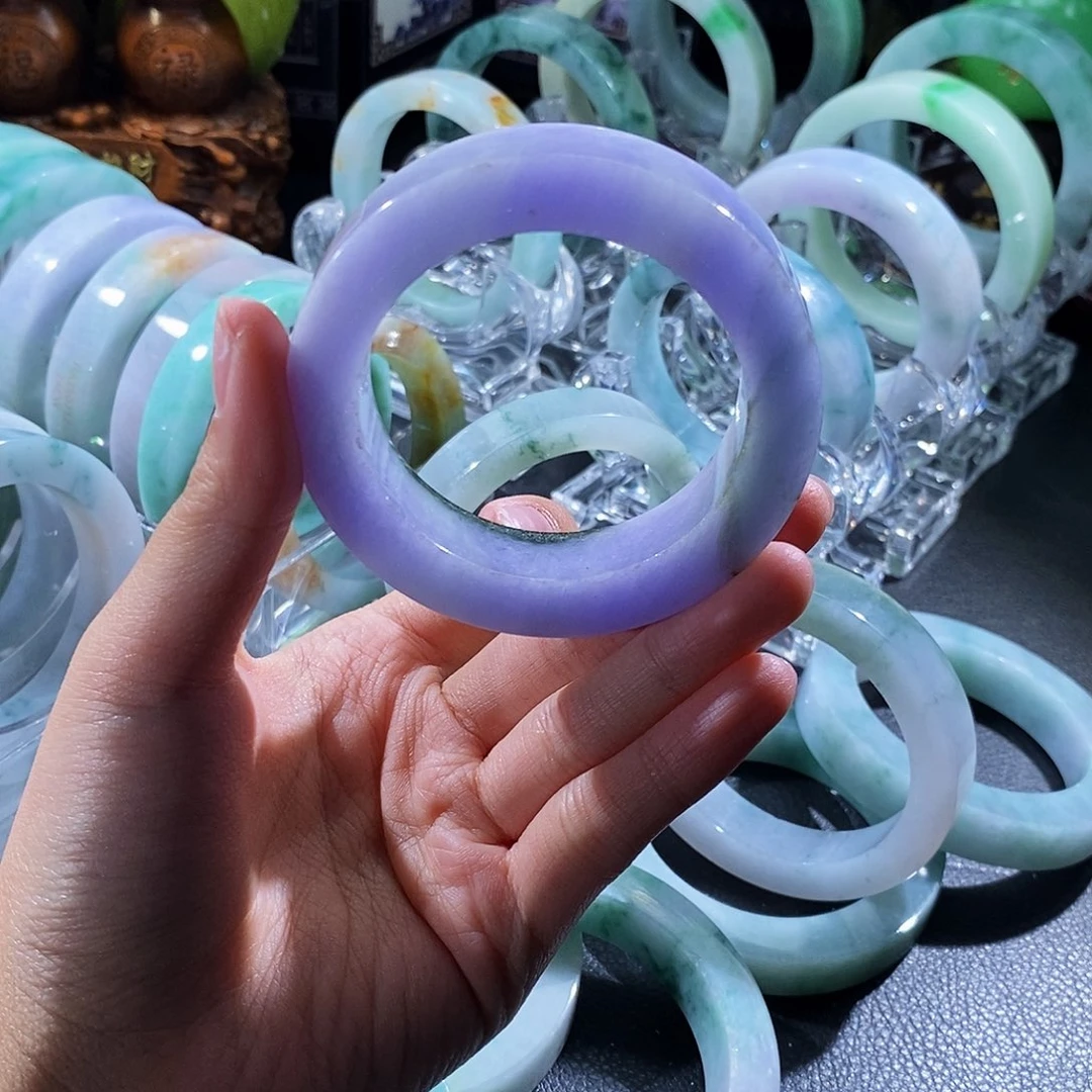 未镶嵌手镯定制翡翠红*