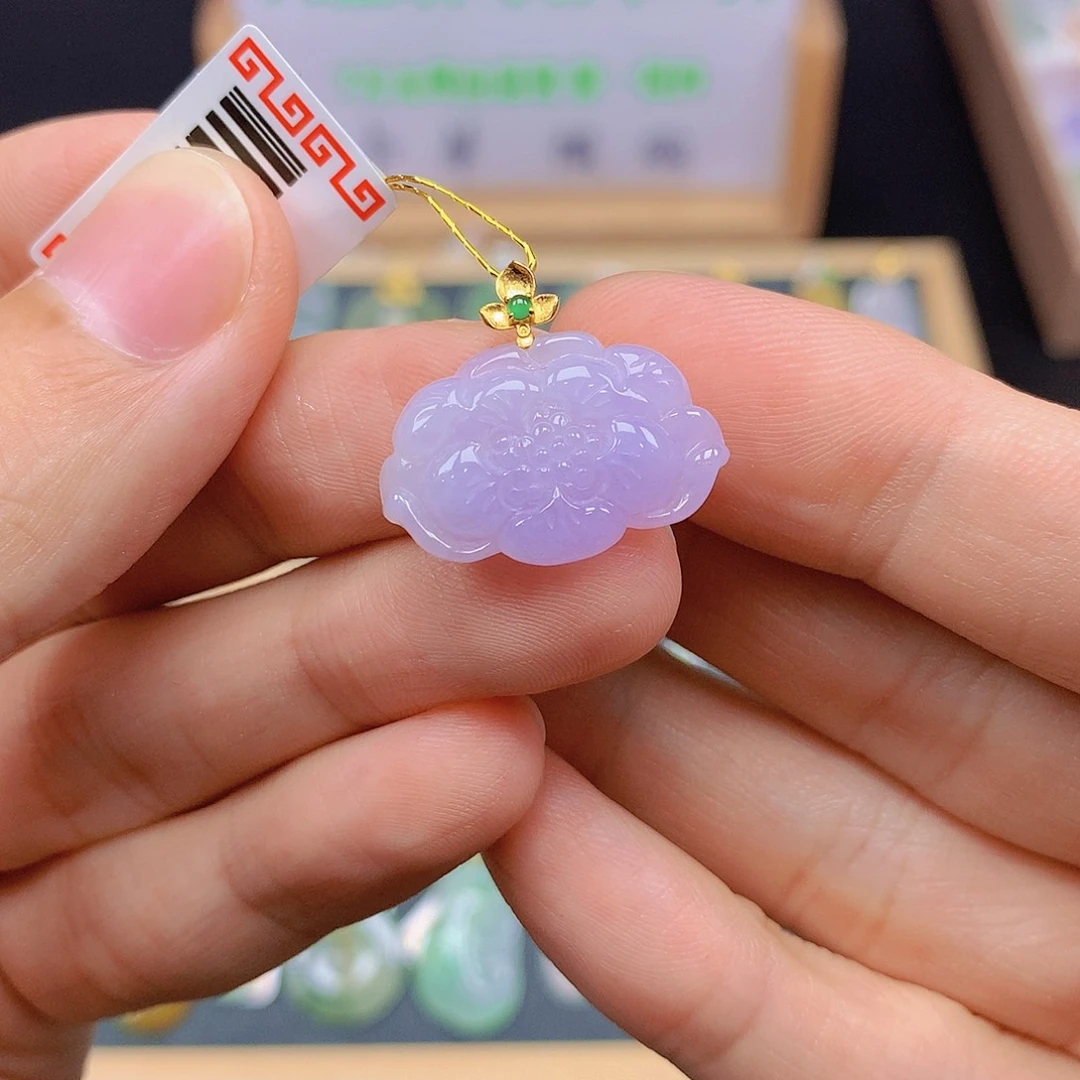 翡翠18K金镶嵌颈饰翡翠