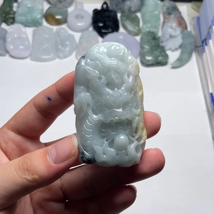 翡翠未镶嵌颈饰龙牌24