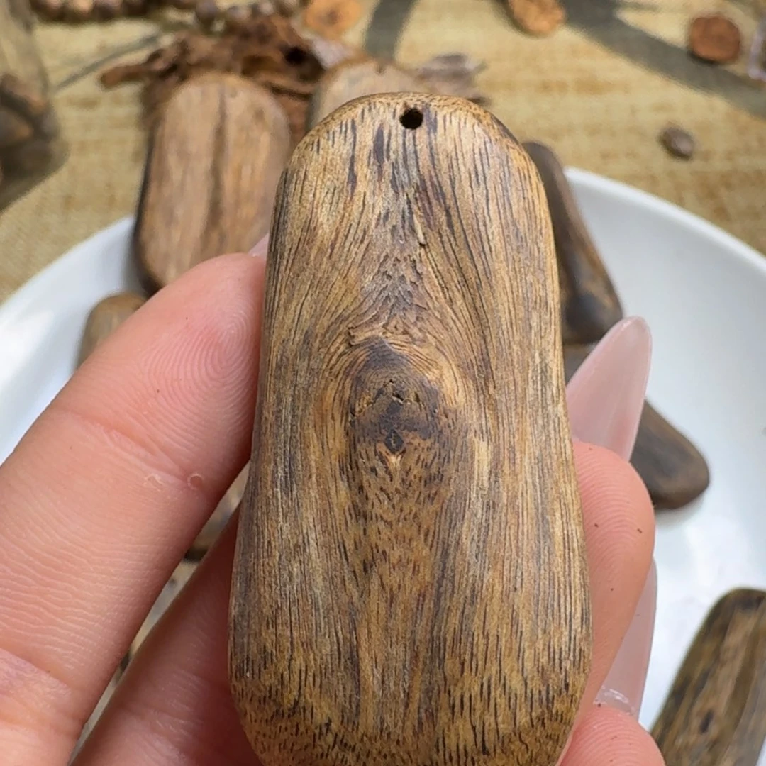 吊坠沉香老白旗吊坠