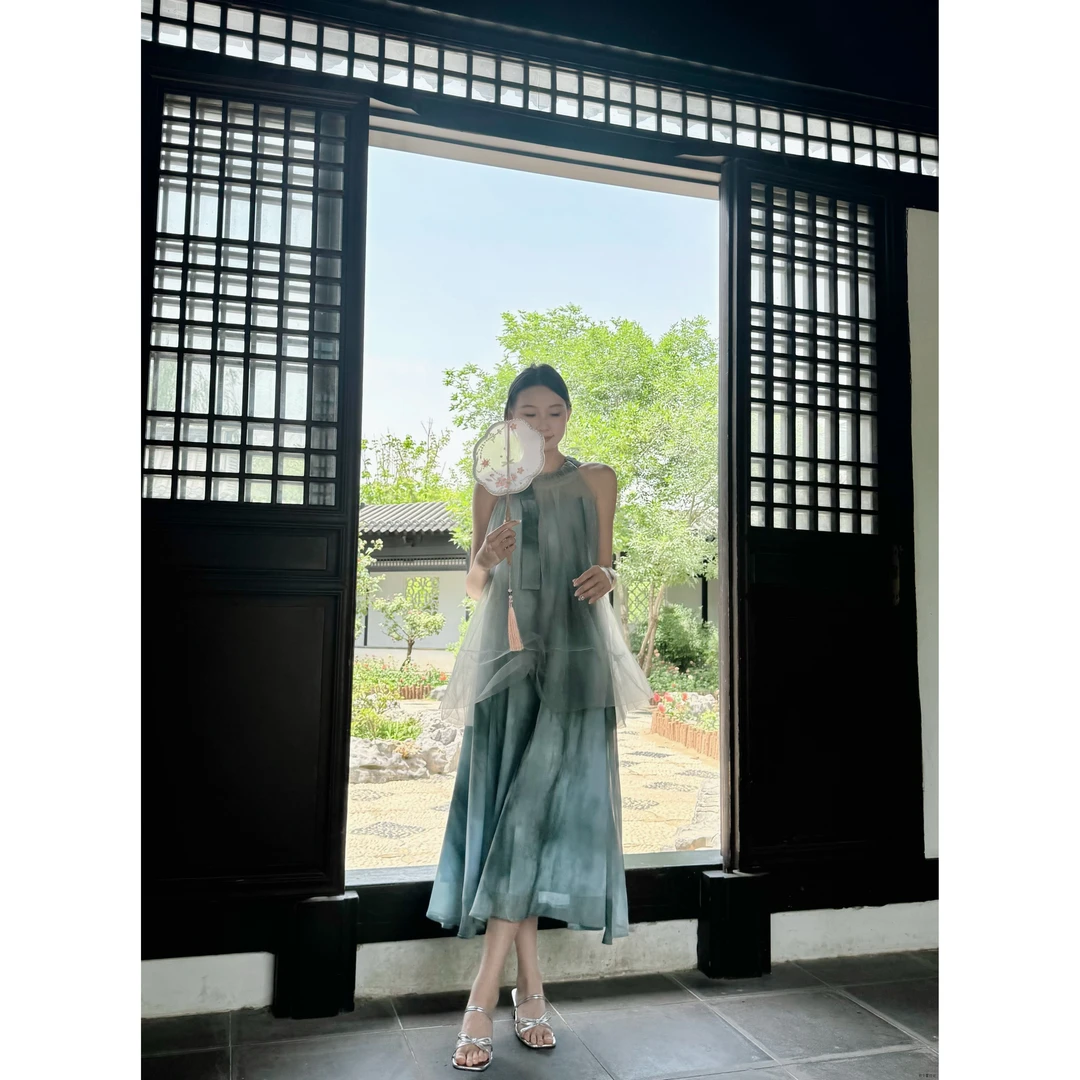 新中式印染连衣裙中式国风网纱挂脖连衣裙夏季温柔高级显瘦裙子