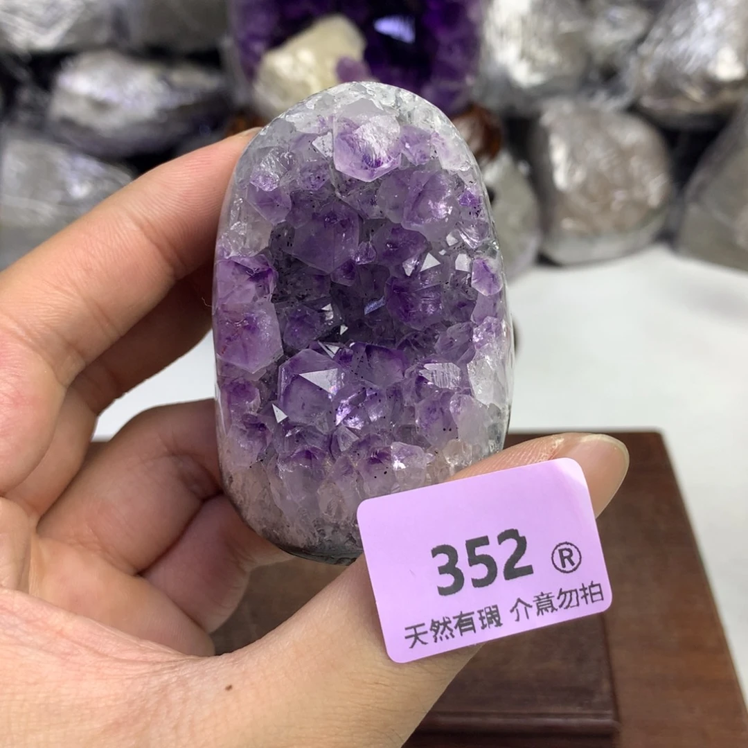 未镶嵌水晶大型摆件（非配饰）