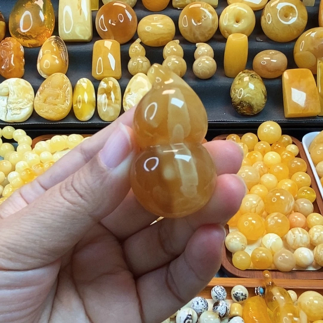 琥珀未镶嵌颈饰天然蜜蜡