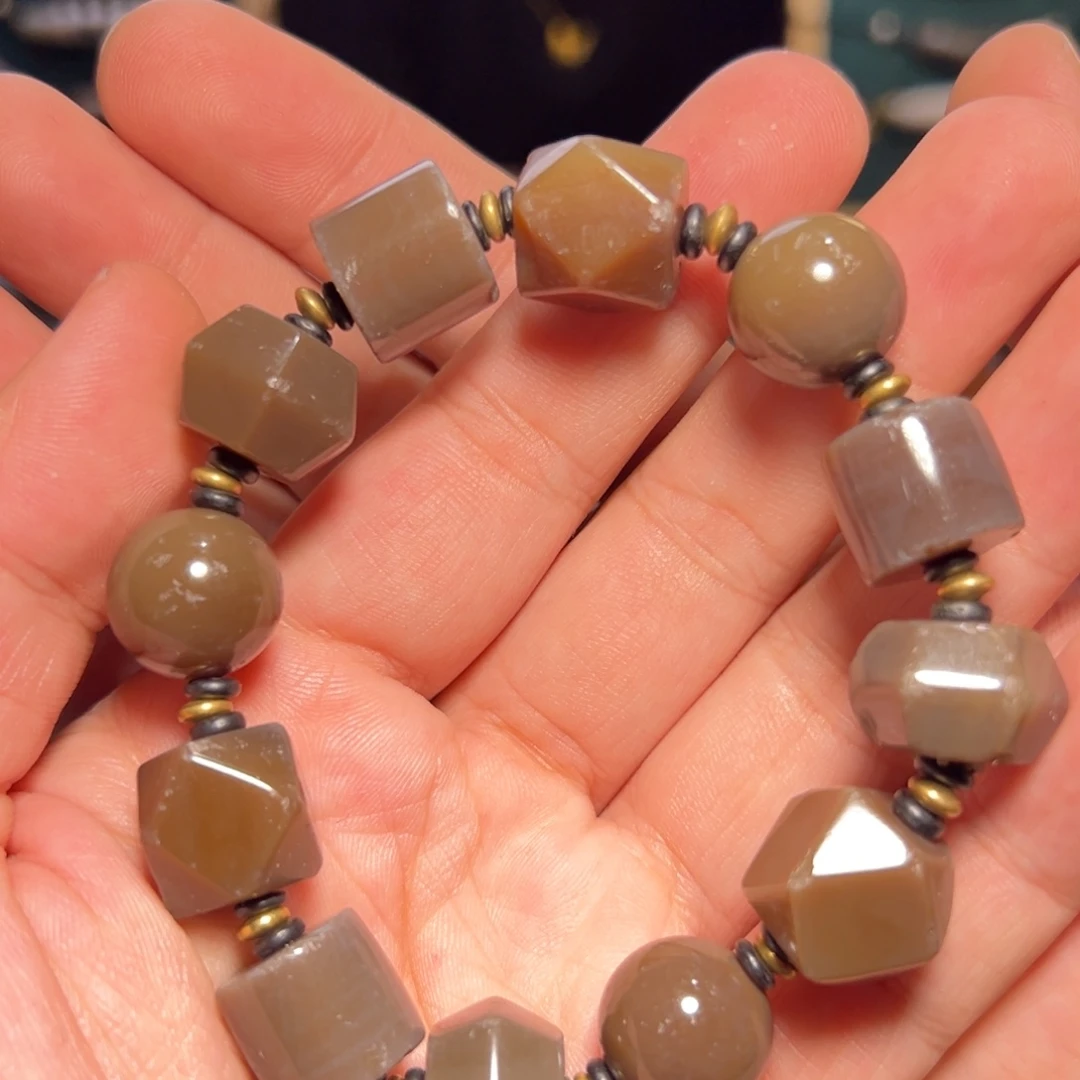 玛瑙/玉髓未镶嵌珠宝奇石