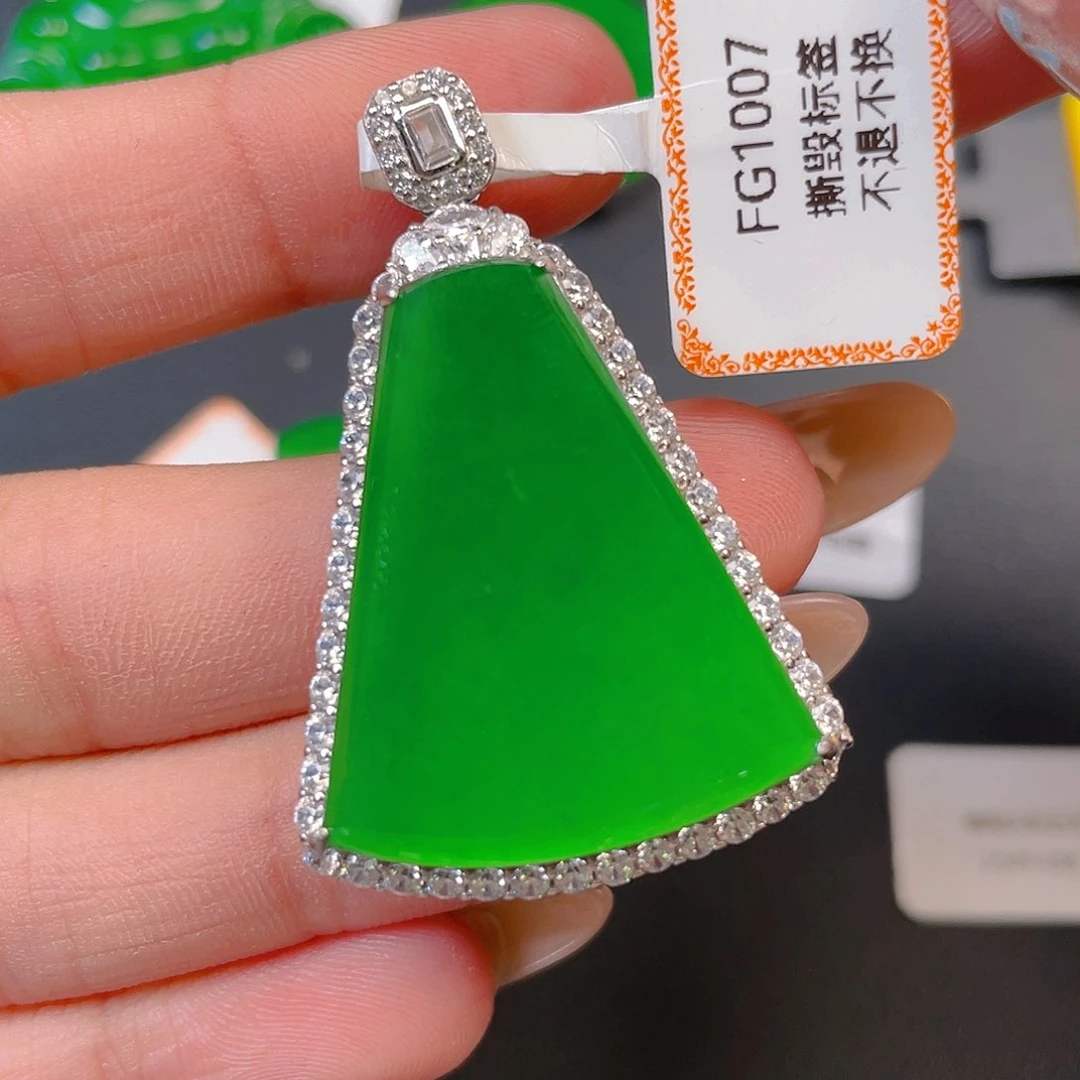 【闪购商品】颈饰银S925镶嵌翡翠翡翠