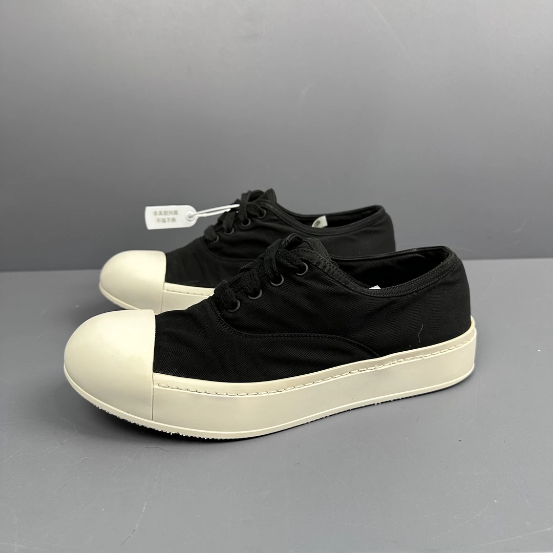 95新 Prada/普拉达 39码 prada黑白一脚蹬 休闲鞋 很新