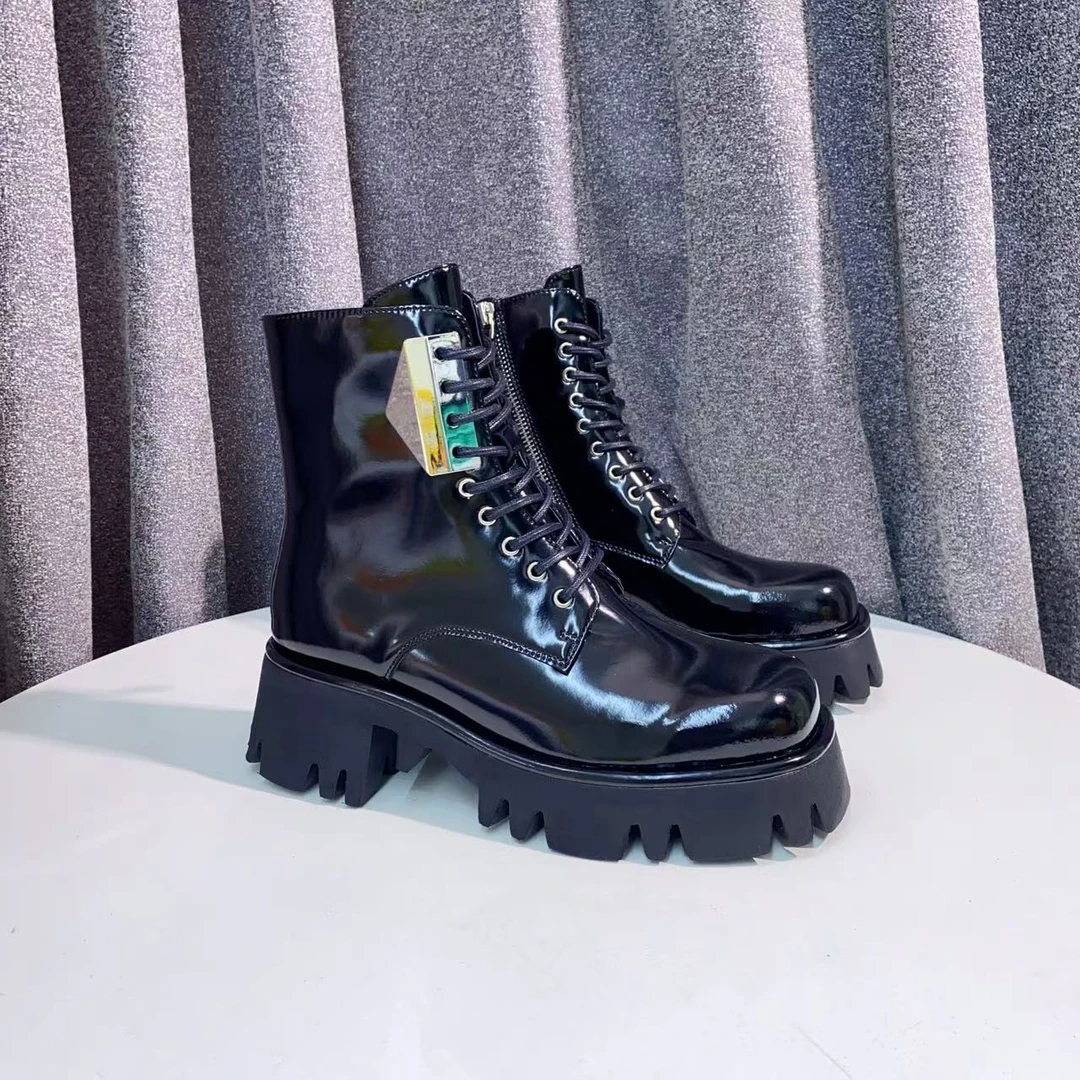 C214 黑色 高端秋冬时尚舒适圆头女中筒 马丁靴