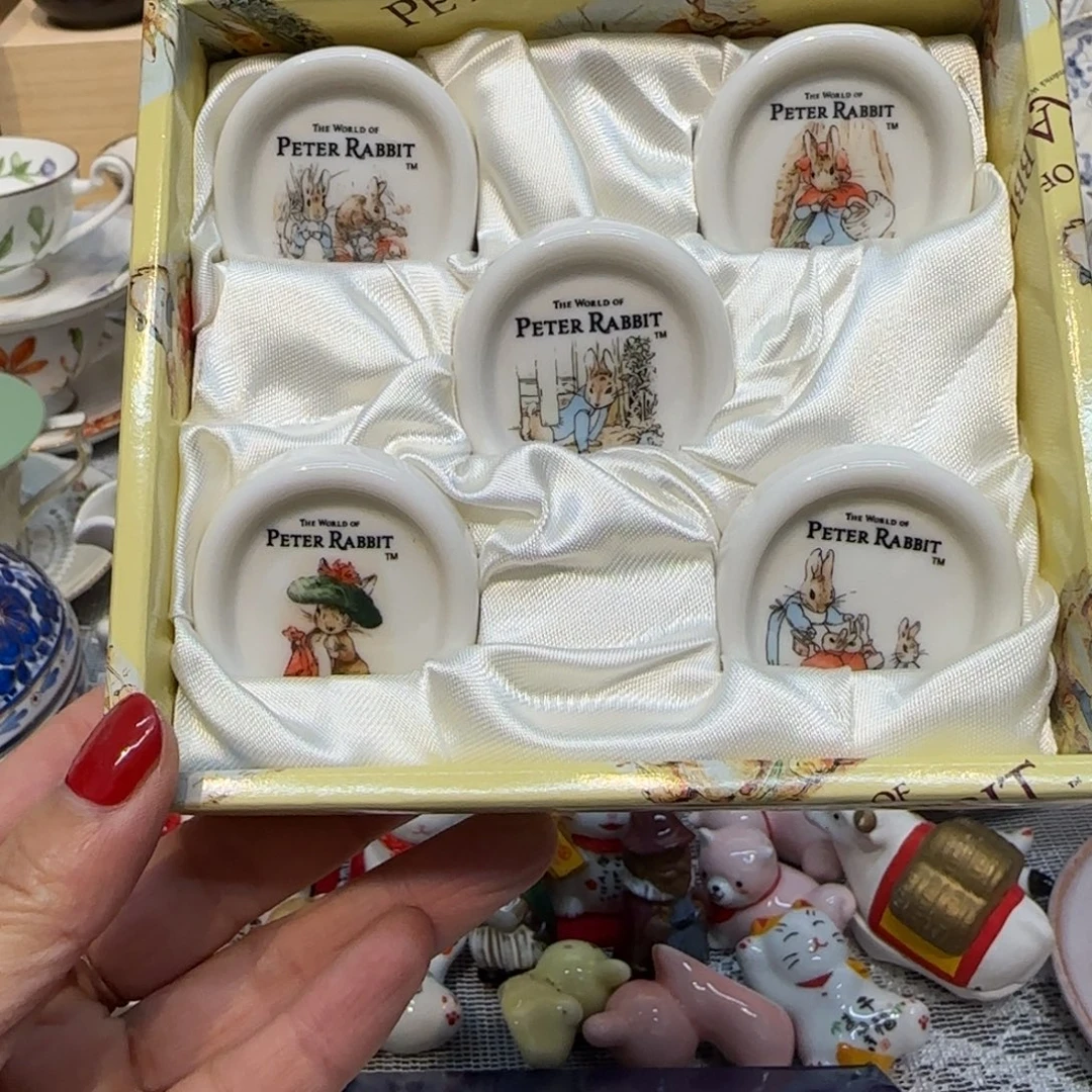 茶盏咖啡杯里有咖啡和咖啡的