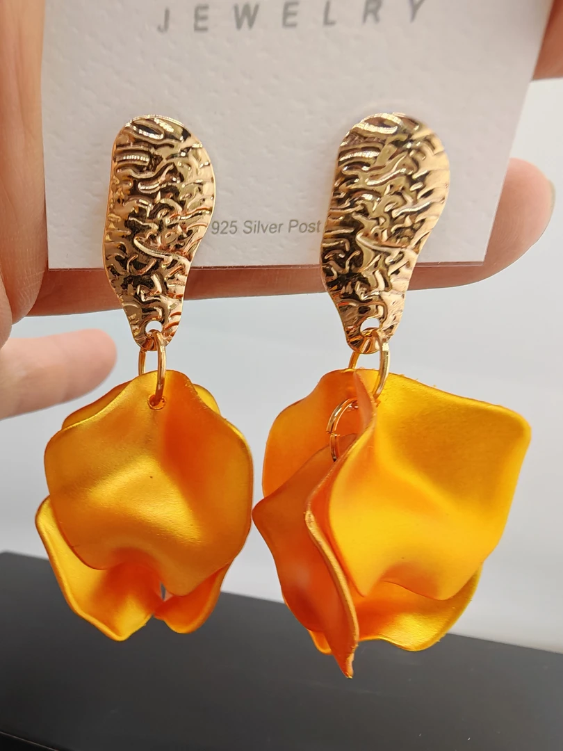 铁合金亚克力耳饰 欧美跨境珠光橘色时尚花瓣耳饰金色手工耳环