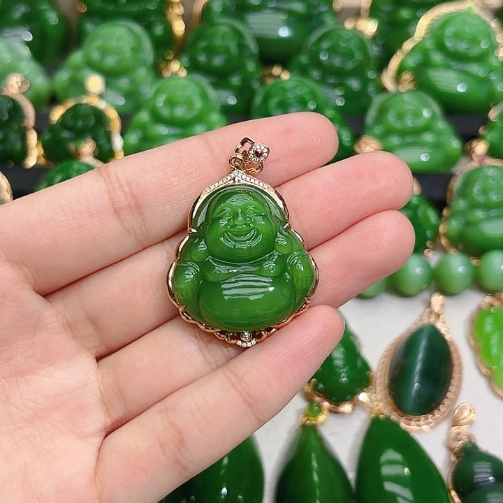 和田玉（碧玉）颈饰18K金镶嵌