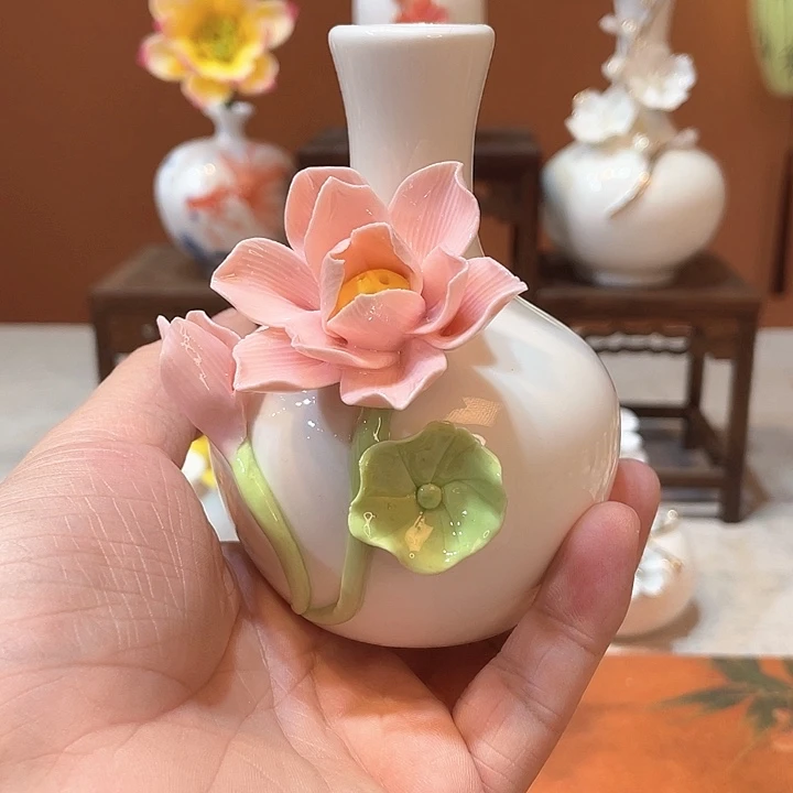 手工陶瓷精致摆件