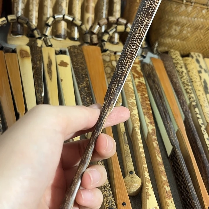 扇子精品半棕折扇放漏出