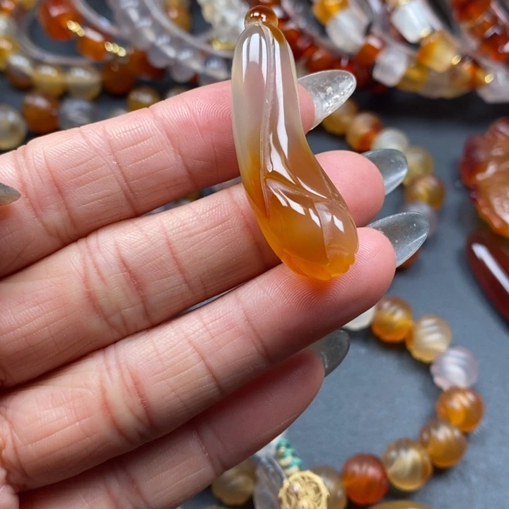 玛瑙/玉髓颈饰未镶嵌