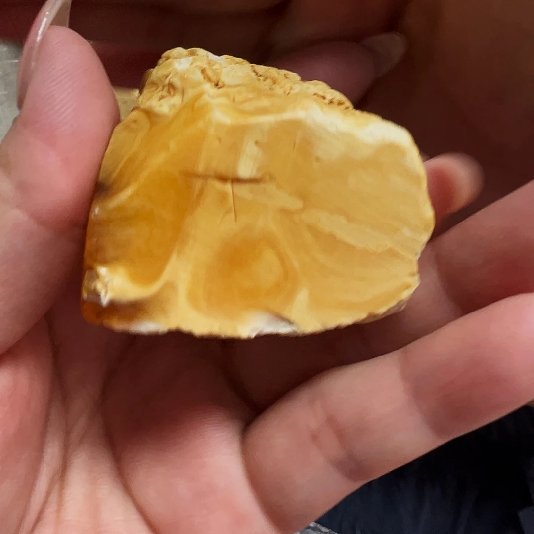 L***L定制琥珀未镶嵌蜜蜡