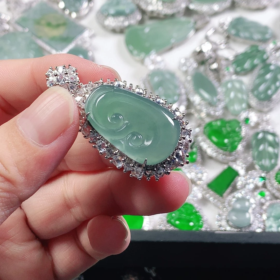 翡翠未镶嵌吊坠(不含链)