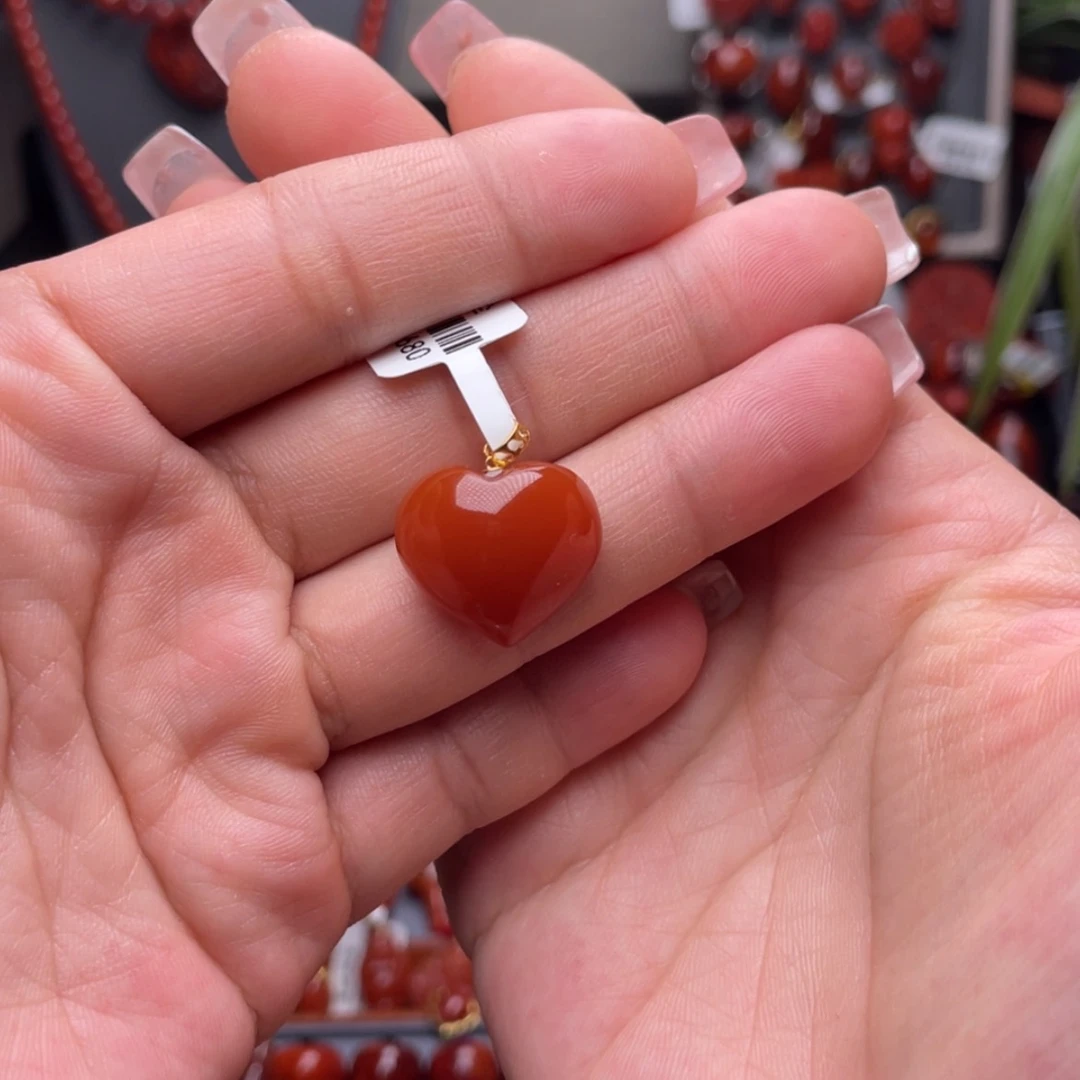 【闪购商品】南红玛瑙爱心吊坠18K金镶嵌果*