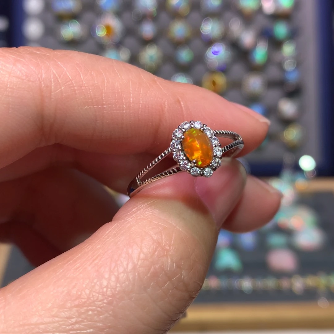 银S925镶嵌欧泊戒指特价不退换