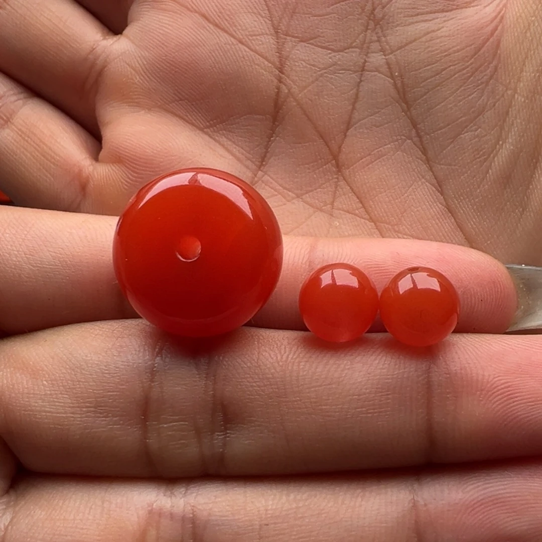 王***猫南红玛瑙未镶嵌墩子18x10.9